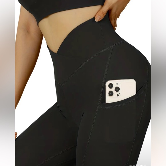 NEW V waist black pocketed yoga stretch pants - Picture 2 of 9